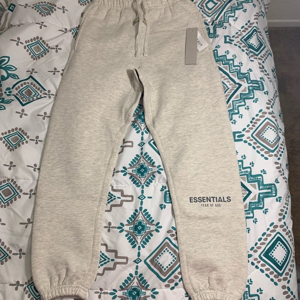 Essentials fear of god sweats